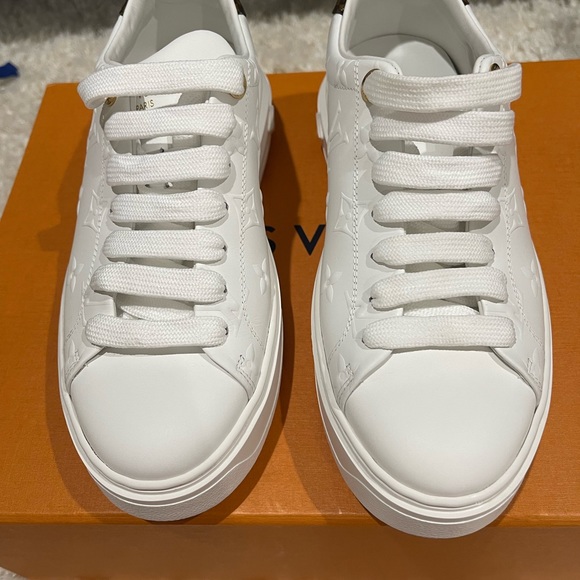 Louis Vuitton Sneakers - Picture 3 of 7